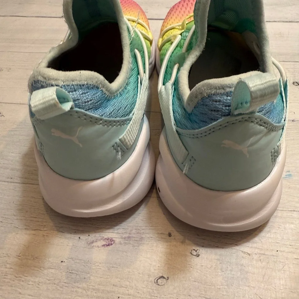 Puma girls slide on athletic shoes‎ rainbow girls size 2